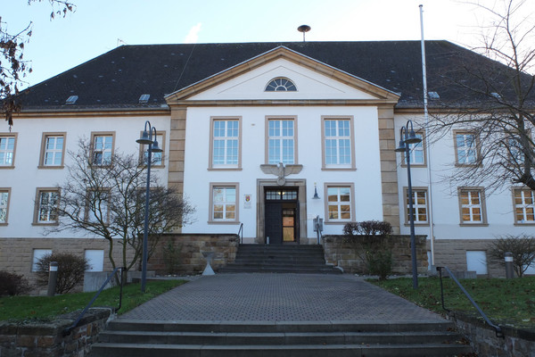 Haupteingang des Amtsgerichts Bingen am Rhein